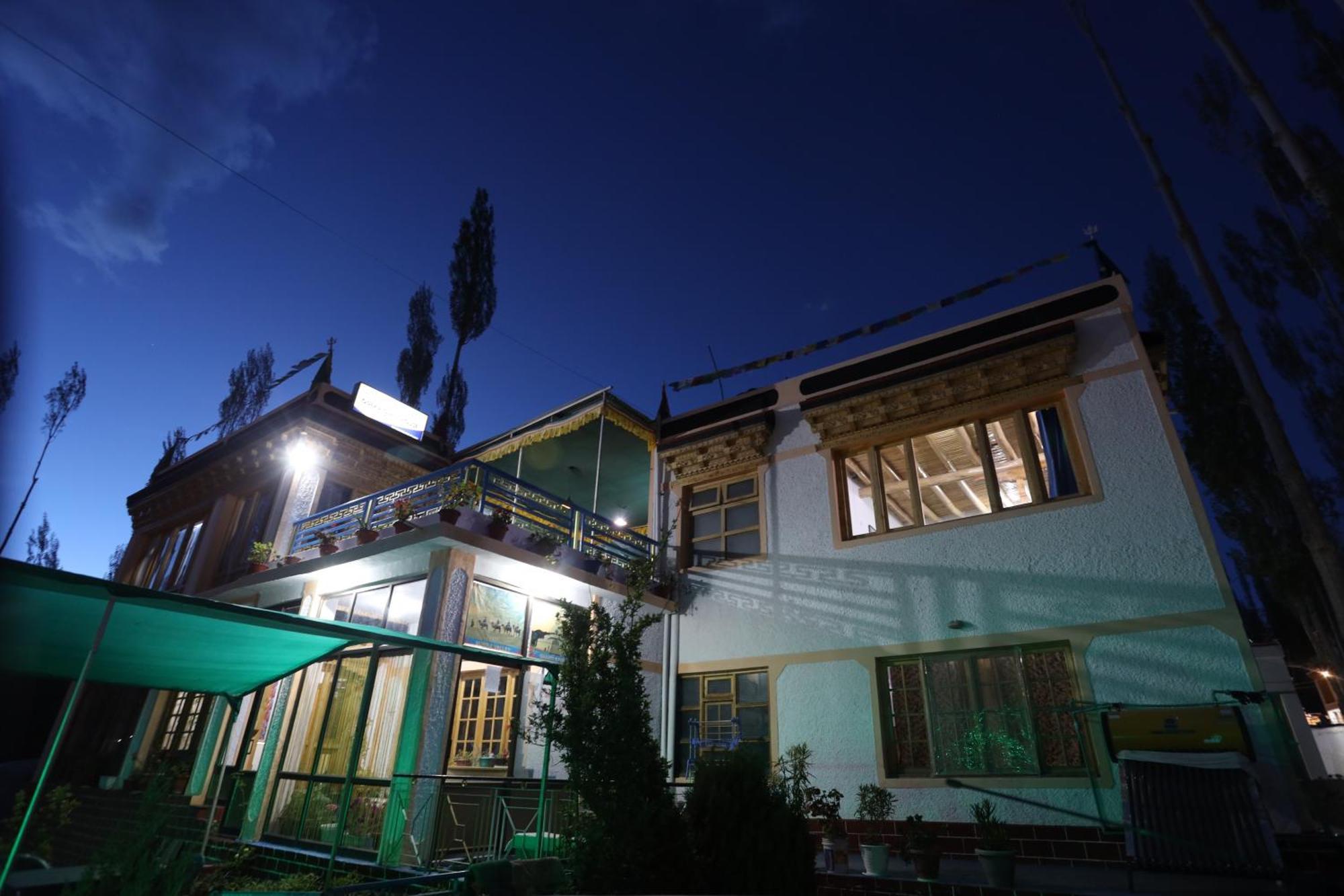 Odbar Guest House Best Guest House At Leh Ladakh Exterior foto